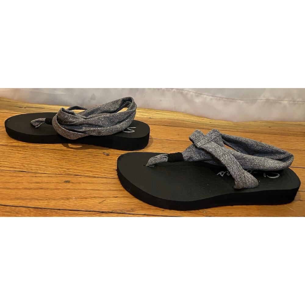 Skechers Yoga Foam Sandals Women's size 6 - Picture 2 of 6